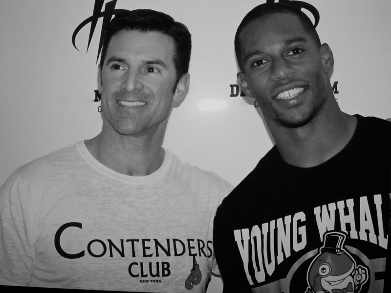NEW YORK GIANTS RECEIVER VICTOR CRUZ WITH ROB